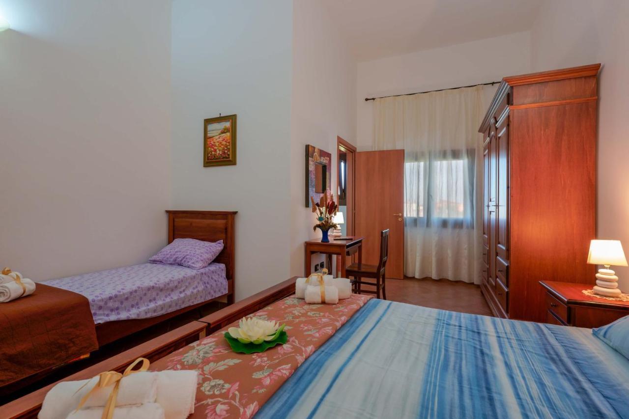 Bed And Breakfast Cairoli Exclusive Room San Pietro Vernotico Buitenkant foto