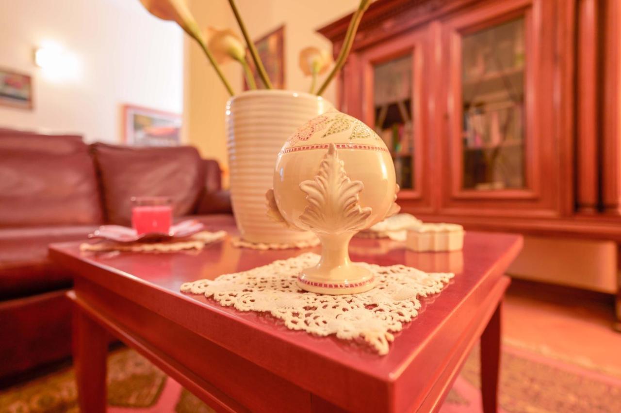 Bed And Breakfast Cairoli Exclusive Room San Pietro Vernotico Buitenkant foto