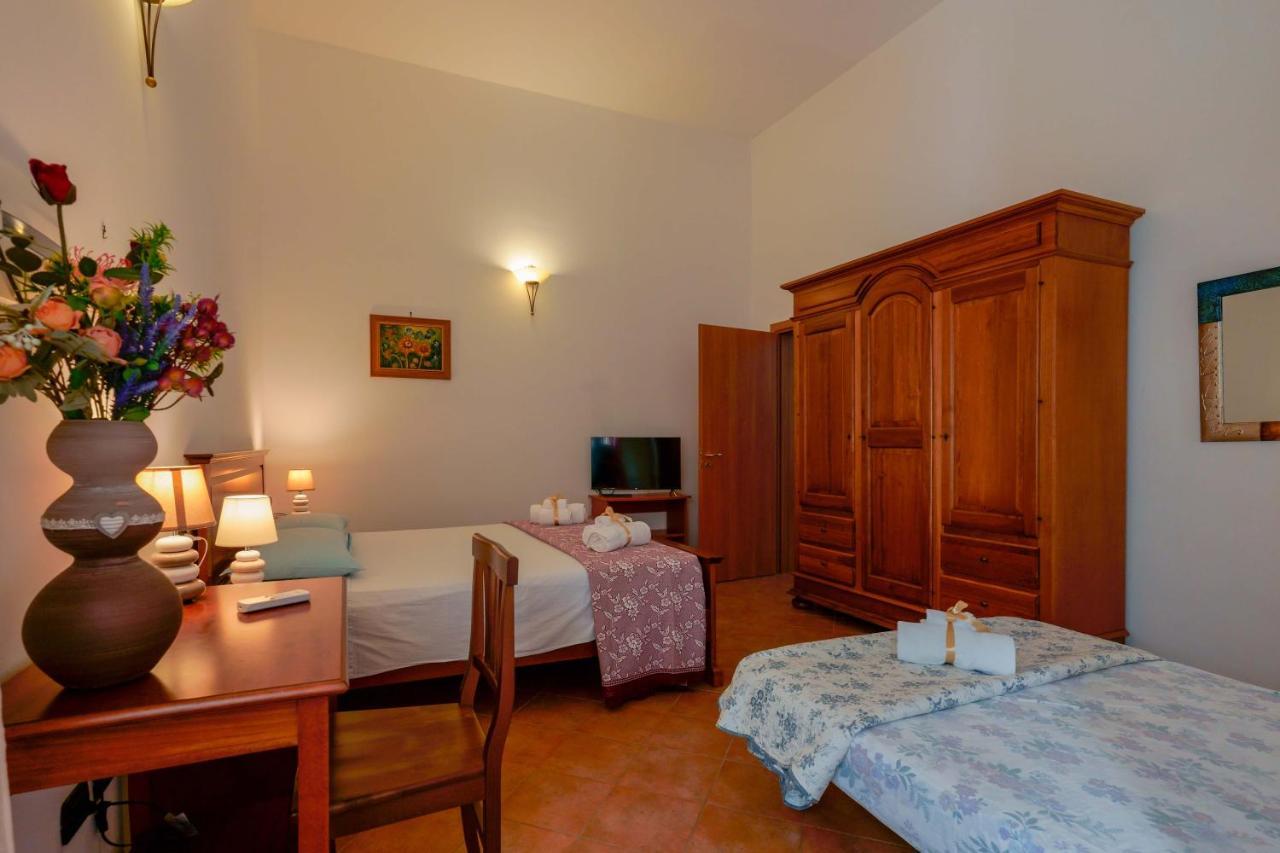 Bed And Breakfast Cairoli Exclusive Room San Pietro Vernotico Buitenkant foto