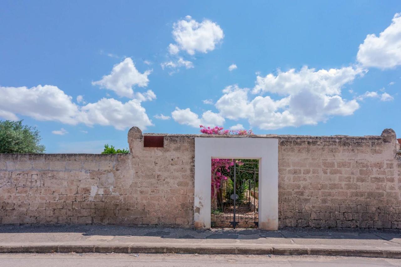 Bed And Breakfast Cairoli Exclusive Room San Pietro Vernotico Buitenkant foto