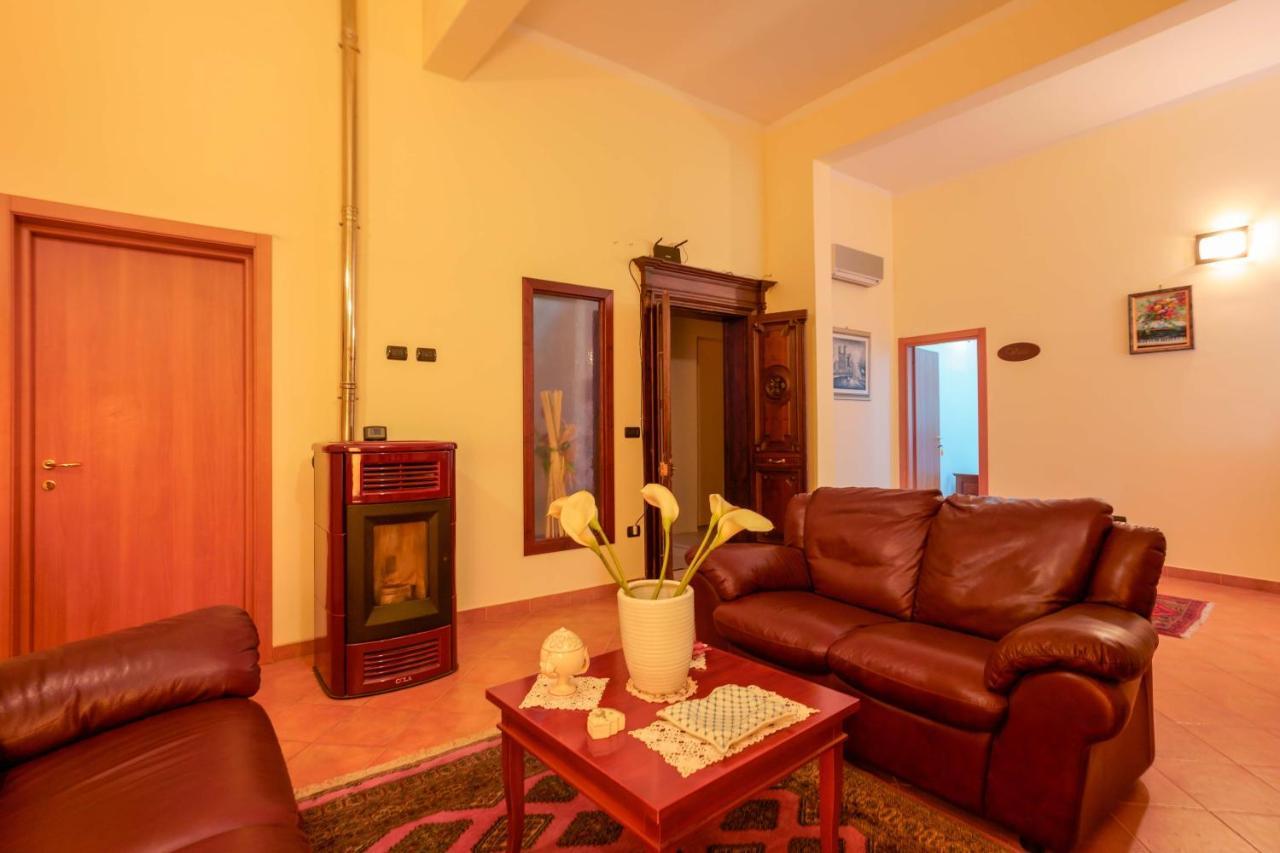 Bed And Breakfast Cairoli Exclusive Room San Pietro Vernotico Buitenkant foto