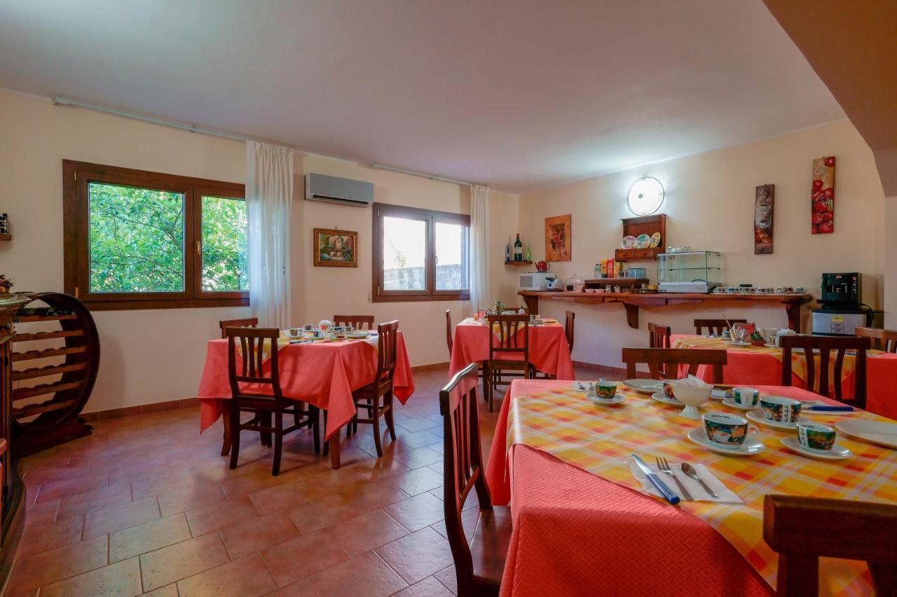 Bed And Breakfast Cairoli Exclusive Room San Pietro Vernotico Buitenkant foto