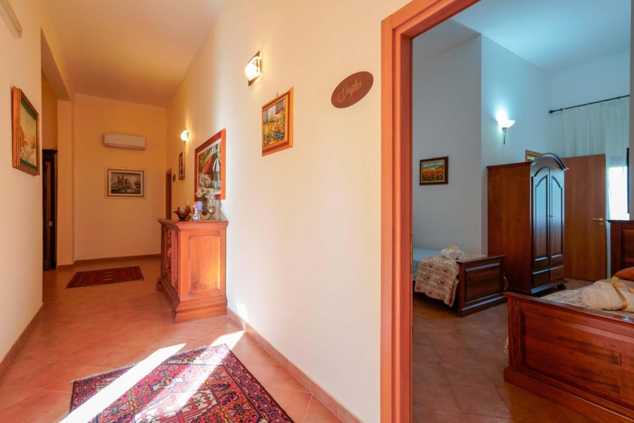 Bed And Breakfast Cairoli Exclusive Room San Pietro Vernotico Buitenkant foto