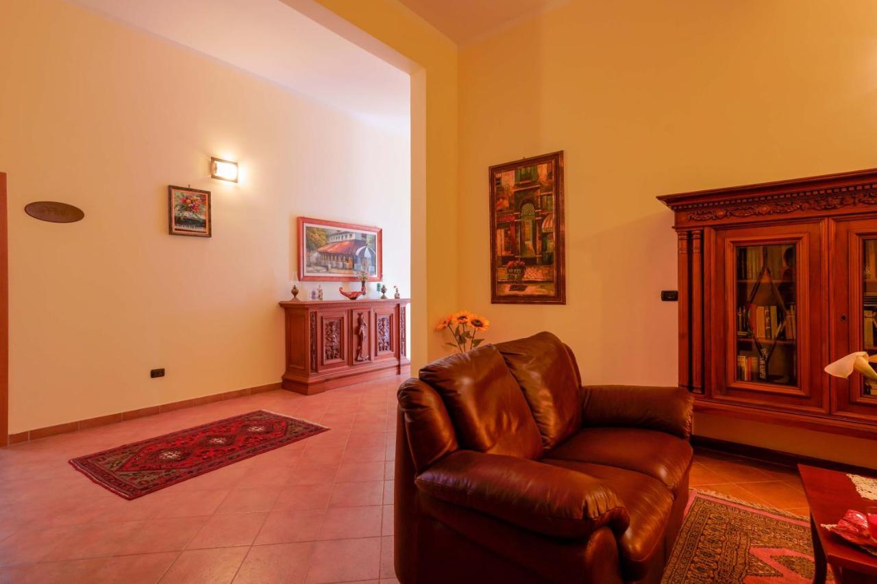 Bed And Breakfast Cairoli Exclusive Room San Pietro Vernotico Buitenkant foto