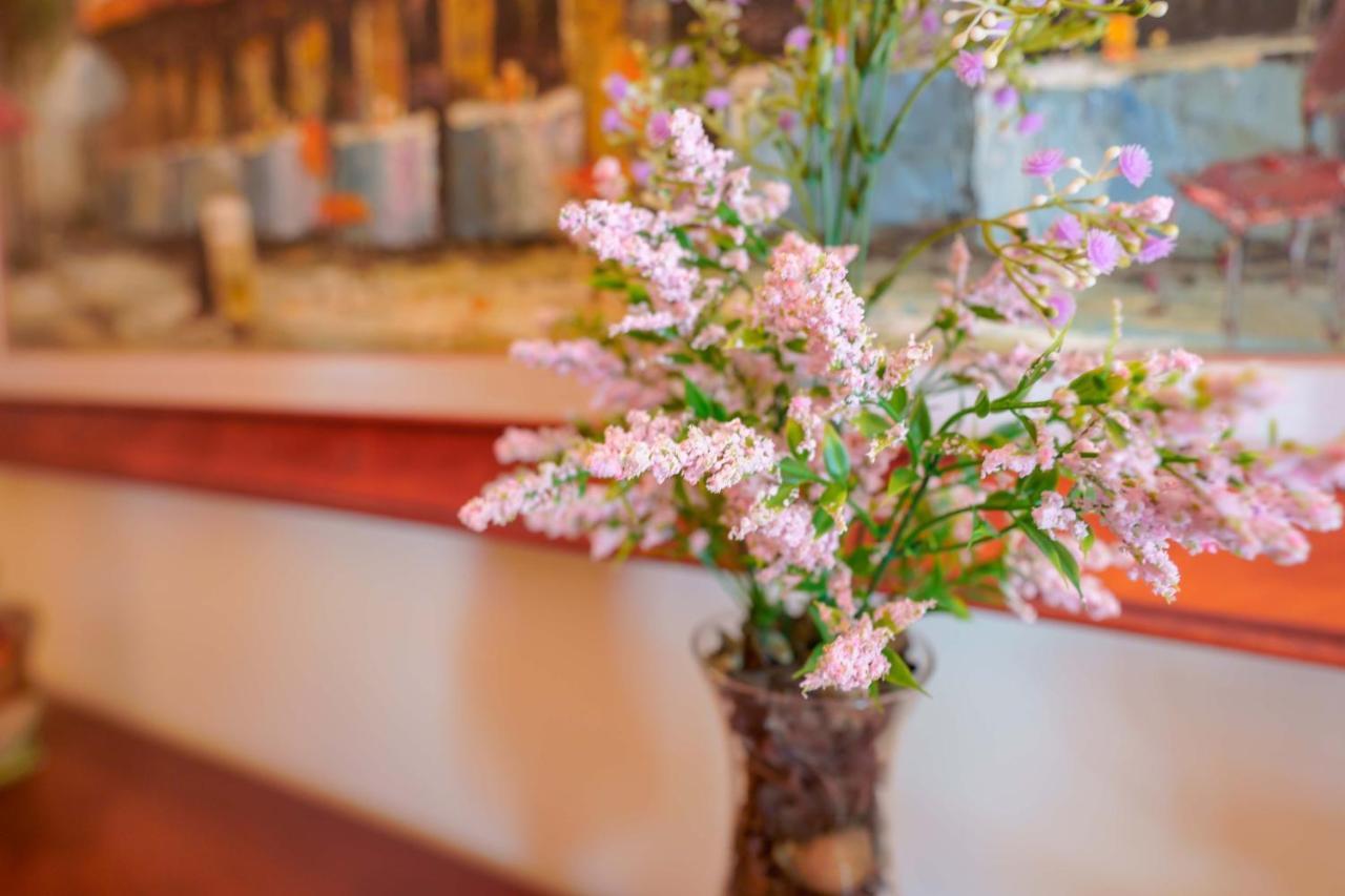 Bed And Breakfast Cairoli Exclusive Room San Pietro Vernotico Buitenkant foto