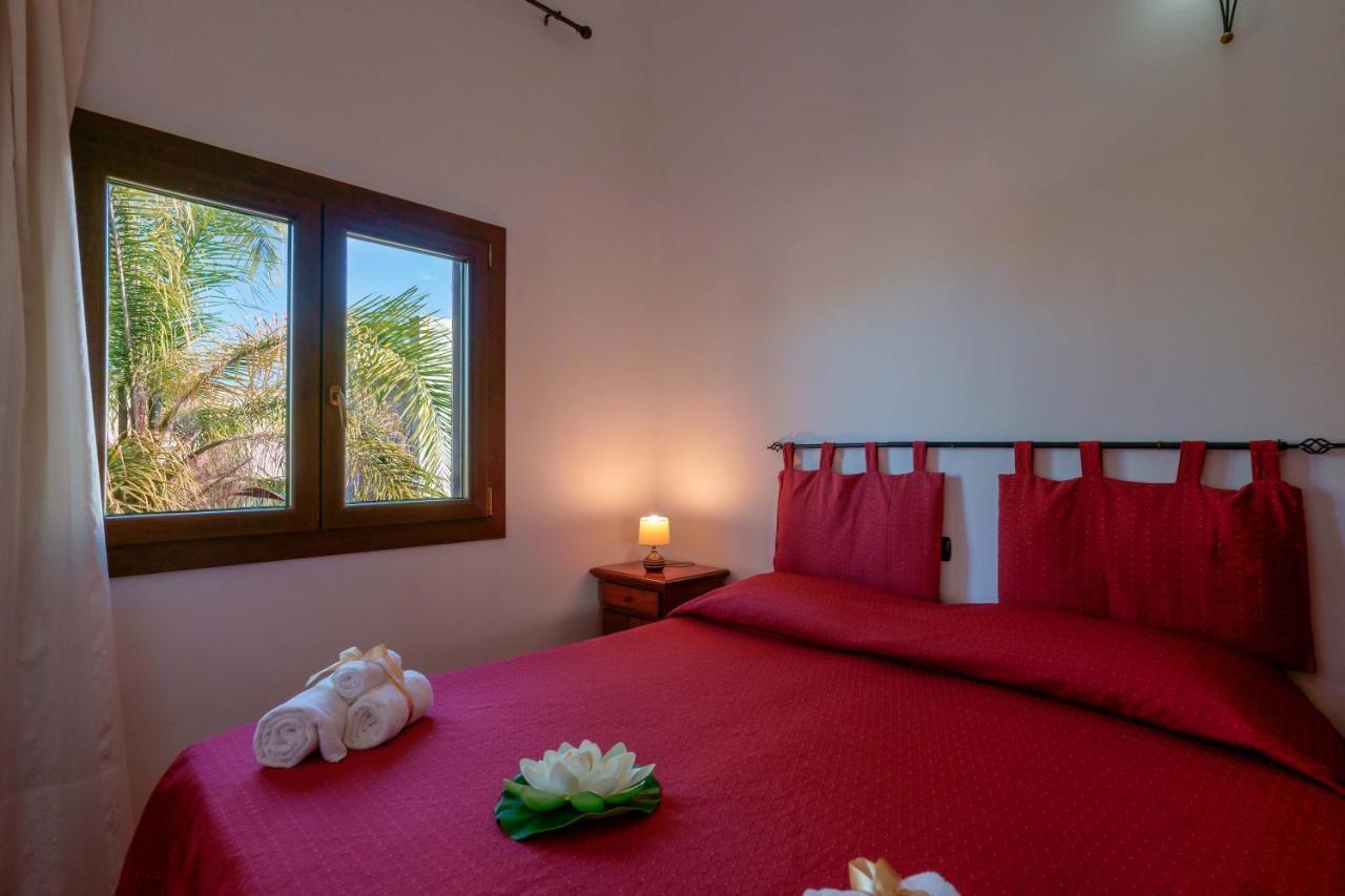Bed And Breakfast Cairoli Exclusive Room San Pietro Vernotico Buitenkant foto