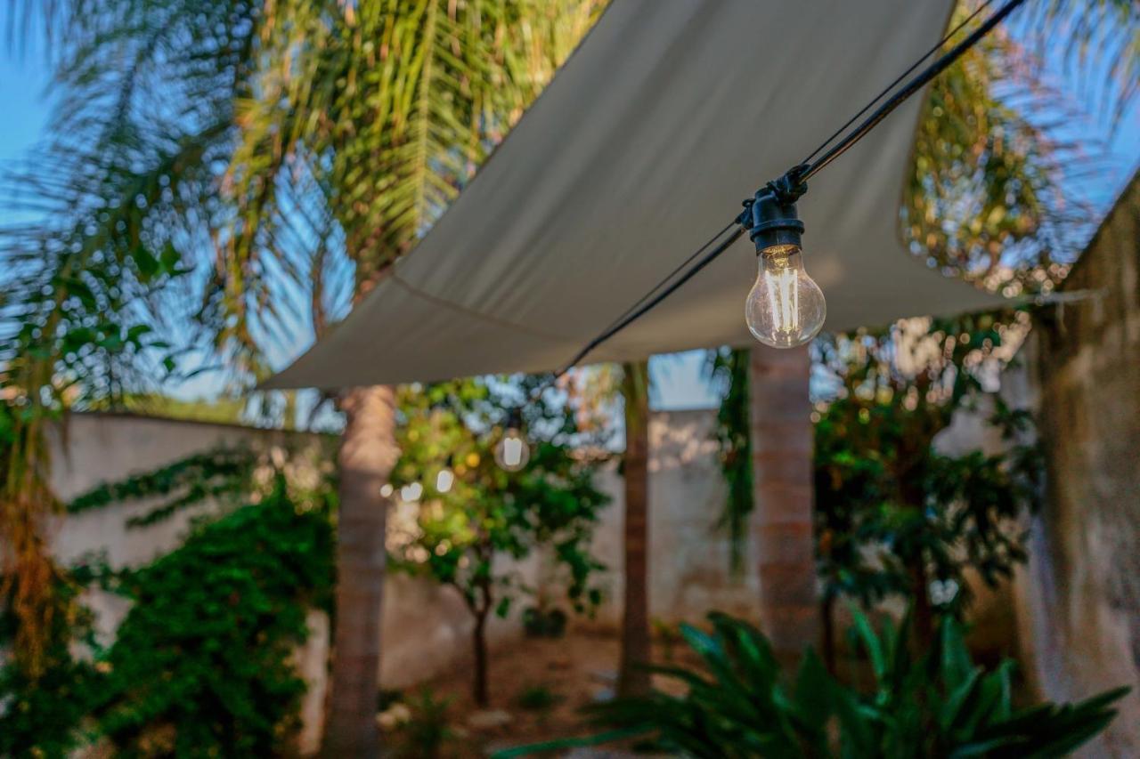 Bed And Breakfast Cairoli Exclusive Room San Pietro Vernotico Buitenkant foto
